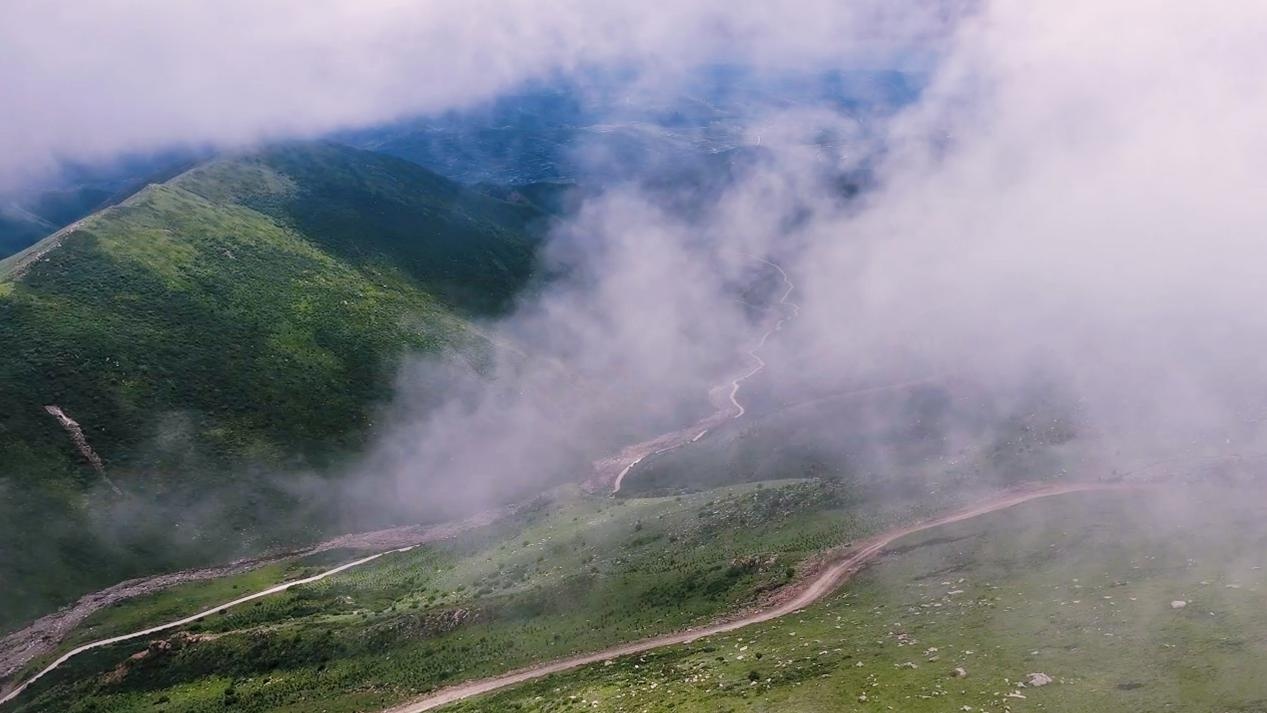 榆中县南部山区：云雾缭绕的高山秘境